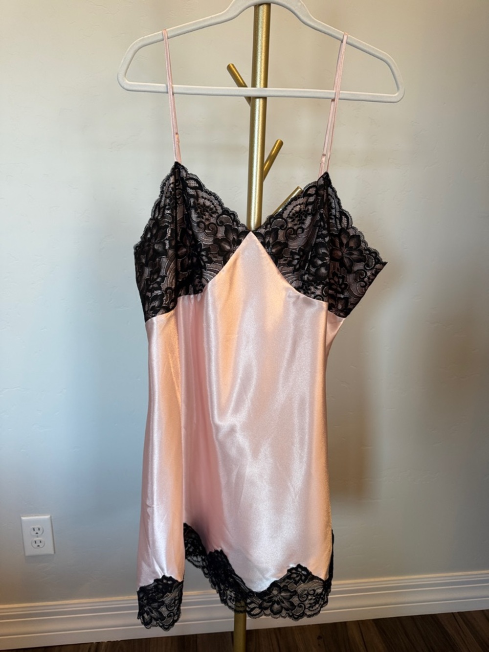 Slip - Picture 6 of 11